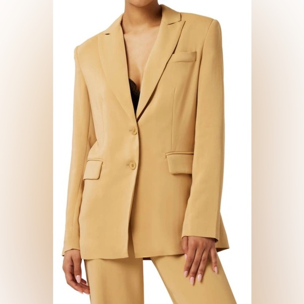 NWOT Lita by Ciara Blazer in Tan, Size Medium